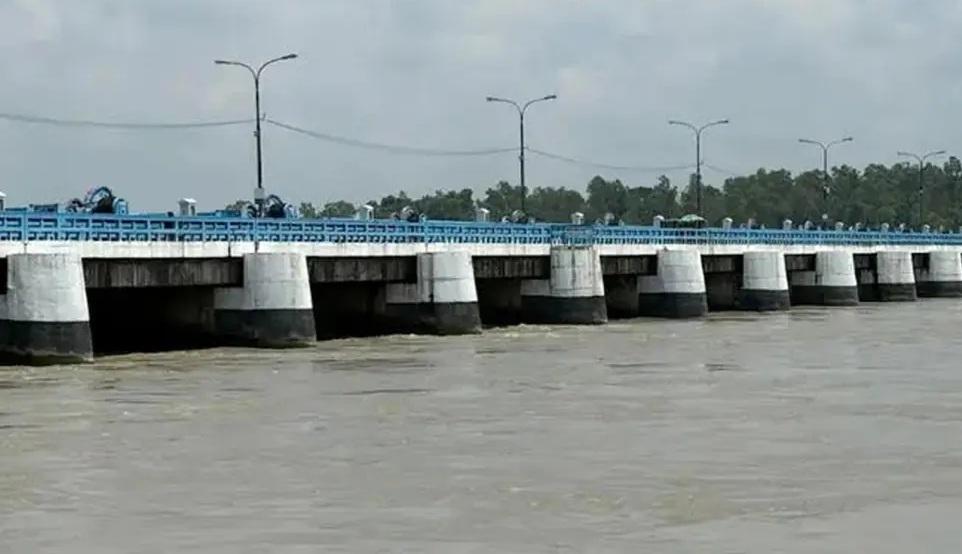 সংযুক্ত ছবি